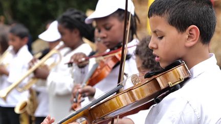 L'ensemble composé de quinze jeunes musiciens de Bondy.&nbsp; (FRANCEINFO)