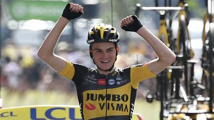 Sepp Kuss s'est imposé lors de la 15e étape du Tour de France 2021. (PHILIPPE LOPEZ / AFP)