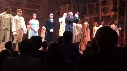 Le comédien Brandon Victor Dixon a apostrophé vendredi 18 novembre le futur vice-président américain Mike Pence, dans un théâtre de Broadway, à New York. (HAMILTON MUSICAL)