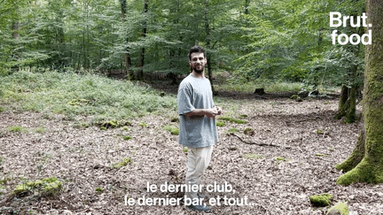 Le finaliste de Top Chef Clotaire Poirier apprécie la cueillette sauvage pour trouver les ingrédients qui composeront ses plats. Brut est parti à la cueillette avec lui.