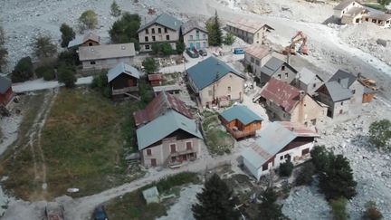 Intempéries : deux mois après les crues, le hameau de la Bérarde se reconstruit