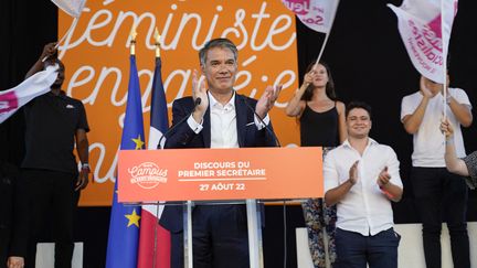 Le premier secrétaire du Parti socialiste, Olivier Faure, le 27 août 2022 à Blois pour le campus d'été de son parti. (FREDERIC PETRY / HANS LUCAS / AFP)