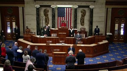 Jeudi 6 janvier, les États-Unis ont comméré le premier anniversaire de l'assaut du Capitole. L'occasion d'un discours dur de Joe Biden contre Donald Trump.&nbsp; (CAPTURE ECRAN / FRANCEINFO)