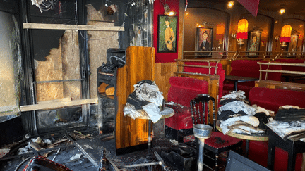 L'intérieur de la brasserie La Rotonde, à Paris, après l'incendie, le 18 janvier 2020. (LUCAS MENGET / RADIO FRANCE)