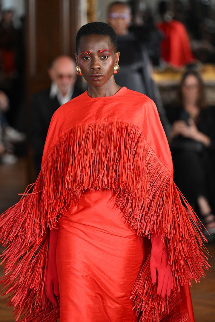 Imane Ayissi haute couture automne-hiver 2023-23 à la semaine de la mode, le 6 juillet 2023 (BERTRAND GUAY / AFP)