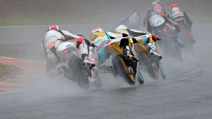 La pluie s'invite sur le circuit (JAN WOITAS / DPA)