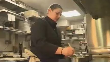 Gastronomie : à 21 ans, Julia Sedefdjian est la plus jeune chef étoilée de France