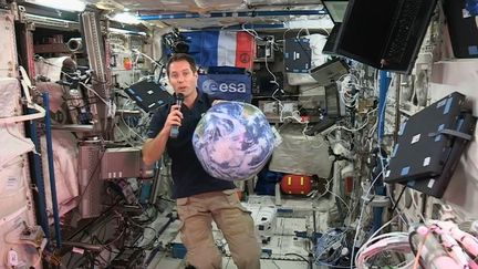 Thomas Pesquet lors d'une conférence de presse à bord de la Station spatiale internationale, mercredi 23 novembre 2016.&nbsp; (ESA)