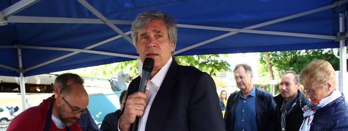 Stéphane Le Foll, candidat dans le 4e circonscription de la Sarthe, le 20 mai 2017 au Mans. (PATRICK SICCOLI / SIPA)