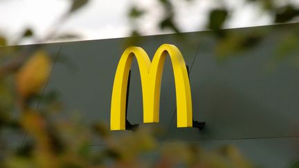 Le braquage a eu lieu lundi 2 septembre 2019&nbsp;dans un&nbsp;McDonald's de Sarlat (Dordogne). (SEBASTIEN JARRY / MAXPPP)