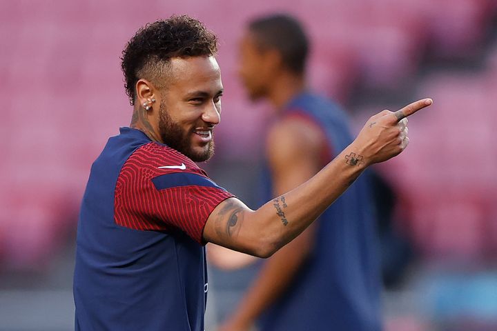 Neymar, joyeux à l'entraînement (MATTHEW CHILDS / POOL)