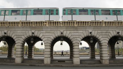 Selon "Le Parisien", le Syndicat des transports d'Ile-de-France (Stif) d&eacute;localisera un de ses centres d'appels au Maroc d&egrave;s le 1er f&eacute;vrier 2013. (VINCENT ISORE / MAXPPP)