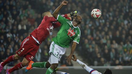 Sortie aérienne pendant le derby ASSE-OL