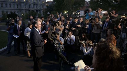 Le chef de file des r&eacute;publicains &agrave; la Chambre des repr&eacute;sentants, John Boehner, apr&egrave;s une r&eacute;union &agrave; la Maison Blanche &agrave; Washington (Etats-Unis), le 2 octobre 2013. (PABLO MARTINEZ MONSIVAIS / AP / SIPA)