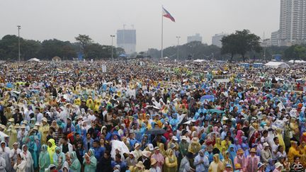  (Le pape François a achevé dimanche son voyage aux Philippines par une messe en plein air à Manille devant une foule immense © REUTERS/Erik De Castro)