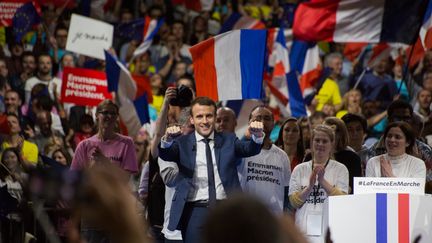 Le candidat à la présidentielle Emmanuel Macron, lors d'un meeting à Lyon, le 4 février 2017.&nbsp; (MICHAUD GAEL / NURPHOTO / AFP)