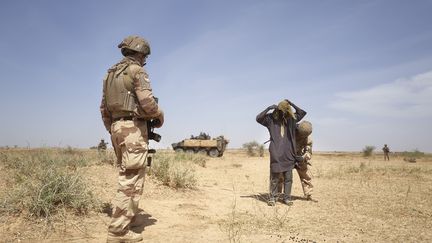 Sahel : la France doit-elle renforcer sa présence ?