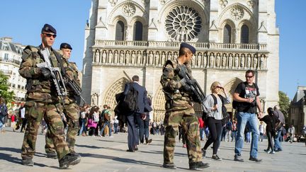 &nbsp; (Des militaires devant la cathédrale Notre-Dame de Paris ©maxPPP)