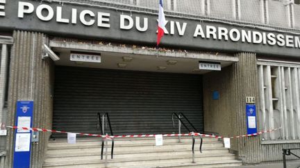 L'entrée du commissariat central du 14e arrondissement de Paris est restée fermée, le 19 décembre 2018.&nbsp; (ALLIANCE / FRANCE 3)