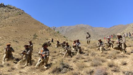 Les forces de résistance au régime afghan dans la vallée du Panchir (Afghanistan), le 2 septembre 2021. (AHMAD SAHEL ARMAN / AFP)