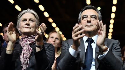 Penelope et François Fillon, à Paris le 27 novembre 2016. (PHILIPPE LOPEZ / AFP)