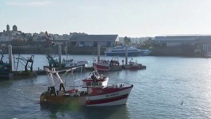 La France menace de sanctionner le 2 novembre le Royaume-Uni s'il n'accorde pas plus de licences de pêche aux bateaux français.&nbsp;La réaction britannique ne s'est pas fait attendre. (CAPTURE ECRAN FRANCE 2)