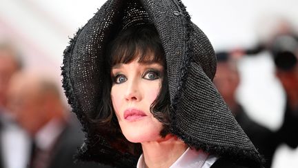 Isabelle Adjani, le 22 mai 2022 au Festival de Cannes (Alpes-Maritimes). (CHRISTOPHE SIMON / AFP)