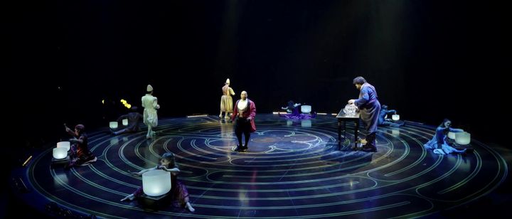 Cirque du Soleil - Corteo à l'Accorhotels Arena - Décembre 2019 (M. Tafnil / France Télévisions)