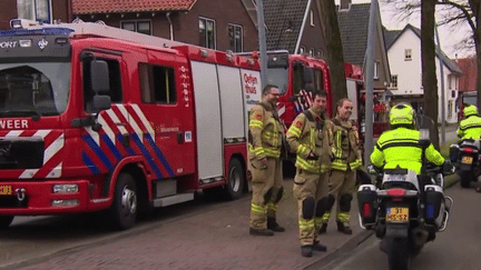 L’homme a été interpellé en fin de matinée ce samedi 30 mars et tous les otages ont été libérés. C’est la fin d’une longue matinée d’angoisse dans la petite ville universitaire d'Ede aux Pays-Bas. (France 2)