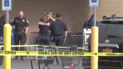 Une sanglante fusillade a eu lieu dans un supermarché de Buffalo (États-Unis), dans l'état de New-York, samedi 14 mai.&nbsp;Les motivations racistes du meurtrier de 18 ans&nbsp;sont évidentes. (franceinfo)