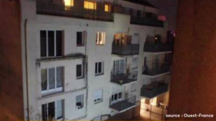 L'immeuble d'Angers (Maine-et-Loire) où s'est effondré un balcon lors d'une crémaillère, le 15 octobre 2016. (ouest france / franceinfo)