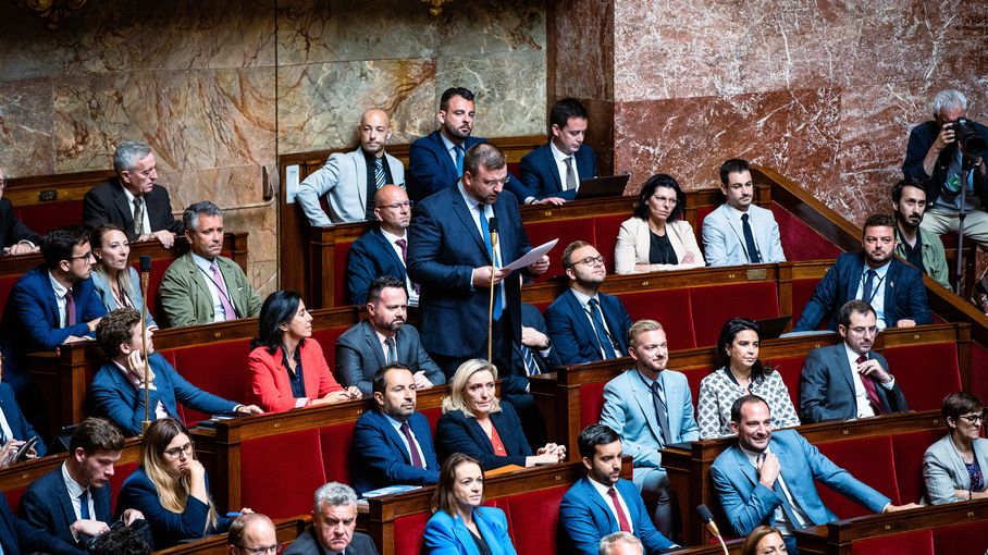 Propos Racistes à L'Assemblée Nationale : Quelles Sanctions Risque Le ...