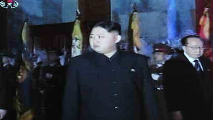 Capture d'&eacute;cran de la t&eacute;l&eacute;vision nord-cor&eacute;enne montrant Kim Jong-un le 23 d&eacute;cembre 2011 &agrave; Pyongyang (Cor&eacute;e du Nord). (AFP)