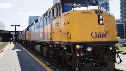 Un train stationne &agrave; Union Station, la gare de Toronto, le 16 juillet 2009. (MARK BLINCH / REUTERS)