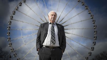 Marcel Campion devant sa Grande Roue, place de la Concorde, à Paris, le 23 novembre 2017. (JOEL SAGET / AFP)