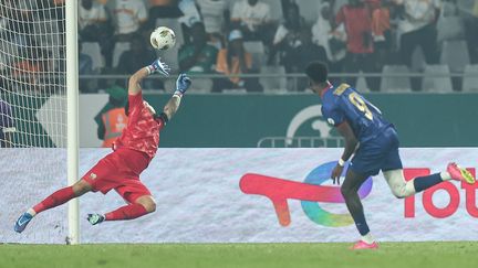 Le gardien sud-africain Ronwen Williams, impérial face au Cap-Vert, samedi 3 février, en quart de finale de la Coupe d'Afrique des nations. (FRANCK FIFE / AFP)