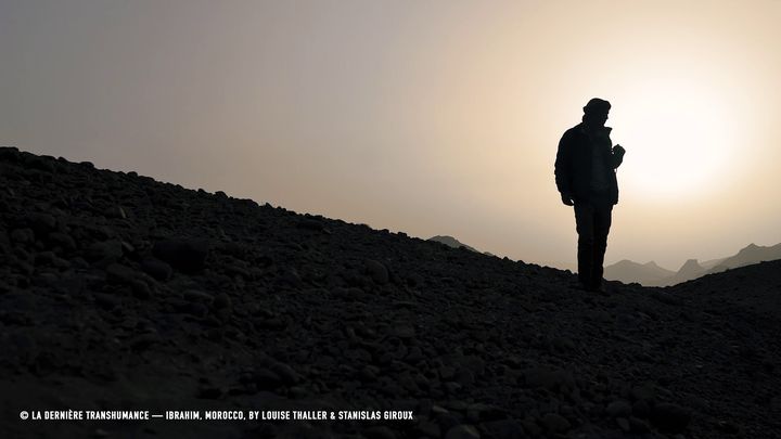 Le mode de vie du berger nomade Ibrahim l’épuise notamment à cause de la sècheresse imputable au réchauffement climatique. Mais comme il le dit "la nature est forte". (LOUISE THALLER STANISLAS GIROUX)