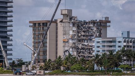 L'immeuble s'est effondré&nbsp;dans la nuit du&nbsp;jeudi 24 juin&nbsp;à Miami en Floride (Etats-Unis). (AFP)