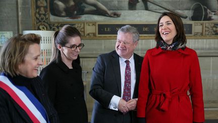 Plusieurs élus Renaissance sont attendus à Lille samedi 9 mars aux côtés de la tête de liste du parti Valérie Hayer (à droite), pour lancer la campagne aux élections européennes. (ALAIN JOCARD / AFP)