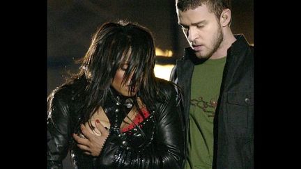 &quot;Cachez ce sein...&quot;, se dit Janet Jackson juste après &quot;l&#039;incident&quot;... (01/02/2004)
 (David Philip / AP / SIPA)