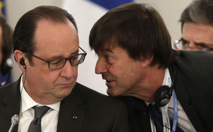 Nicolas Hulot et François Hollande, le 1er décembre 2015, lors de la COP21 à Paris. (PHILIPPE WOJAZER / AFP)