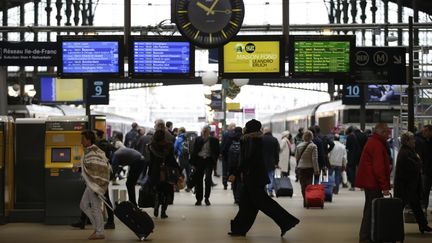 Le hall de la Gare du Nord, à Paris, le 16 novembre 2015. (KENZO TRIBOUILLARD / AFP)