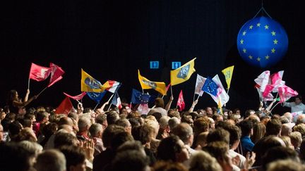 Des militants socialistes lors d'un meeting pour les europ&eacute;ennes, le 23 mai 2014 &agrave; Villeurbanne (Rh&ocirc;ne). (NICOLAS LIPONNE / CITIZENSIDE.COM / AFP)