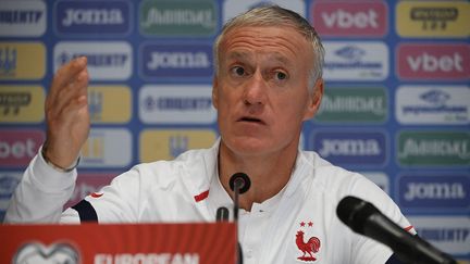 Le sélectionneur de l'équipe de France, Didier Deschamps, en conférence de presse le 3 septembre&nbsp;à Kiev à la veille du match de qualifications pour la Coupe du monde 2022 contre l'Ukraine. (FRANCK FIFE / AFP)