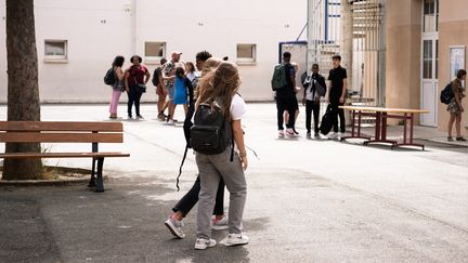 Des collégiens dans un établissement scolaire de Toulouse (Haute-Garonne), le 5 septembre 2023. (ADRIEN NOWAK / AFP)