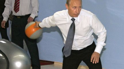 Poutine, le prince du bowling. (REUTERS)