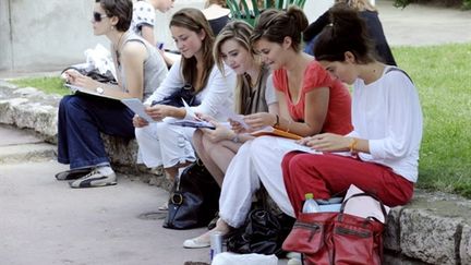 Etudiants à l'université Paris III-Censier le 25 mai 2009 (AFP - STEPHANE DE SAKUTIN)