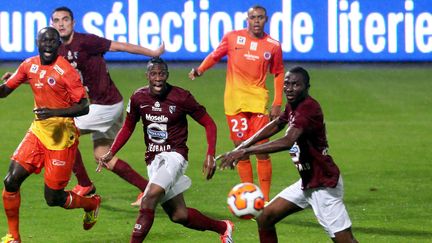 Ngbakato et Nsor à l'attaque (FC Metz) (PASCAL BROCARD / MAXPPP)