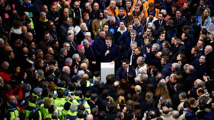 Emmanuel Macron à Notre-Dame de Paris, le 29 novembre 2024. (SARAH MEYSSONNIER / REUTERS POOL / AFP)