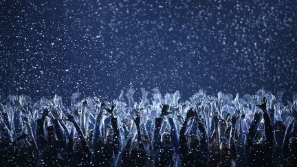 Des figurants lors de la c&eacute;r&eacute;monie d'ouverture des Jeux olympiques de Sotchi (Russie), le 7 f&eacute;vrier 2014. (PHIL NOBLE / REUTERS)